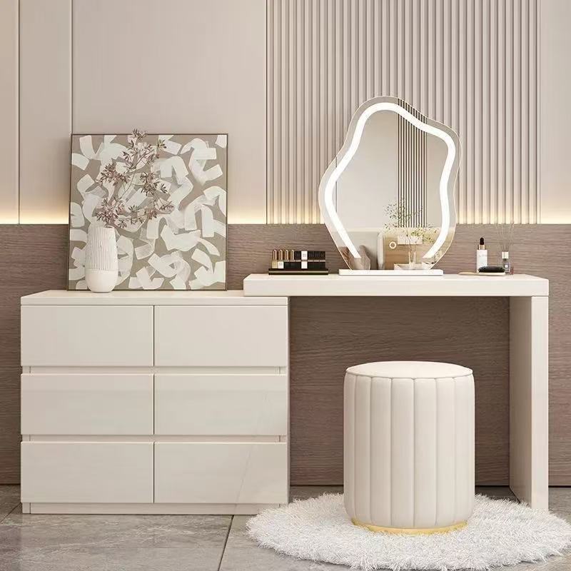 80 tables, 80 drawers, cloud-shaped mirror, round stools
