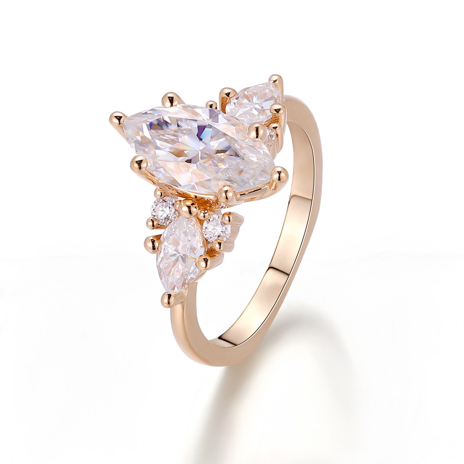 แหวนเพชรปลอมจากห้องปฏิบัติการทองคำสีเหลือง 18K