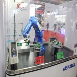 Brazo robótico de montaje 6 ejes Yaskawa GP7 con ropa de pinza robótica CNGBS para soluciones de recolección robótica automatizadas - Product Image 3