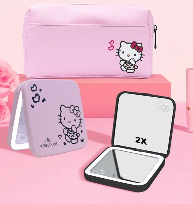 Venta caliente estudiantes de princesa lindo maquillaje de mano inteligente Hello Kitty espejo de mano LED Hello Kitty