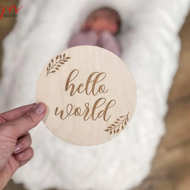 Hello World Properti Foto Bayi Baru Lahir, Suvenir Kartu Foto Kayu Bulat Diameter 10 Cm