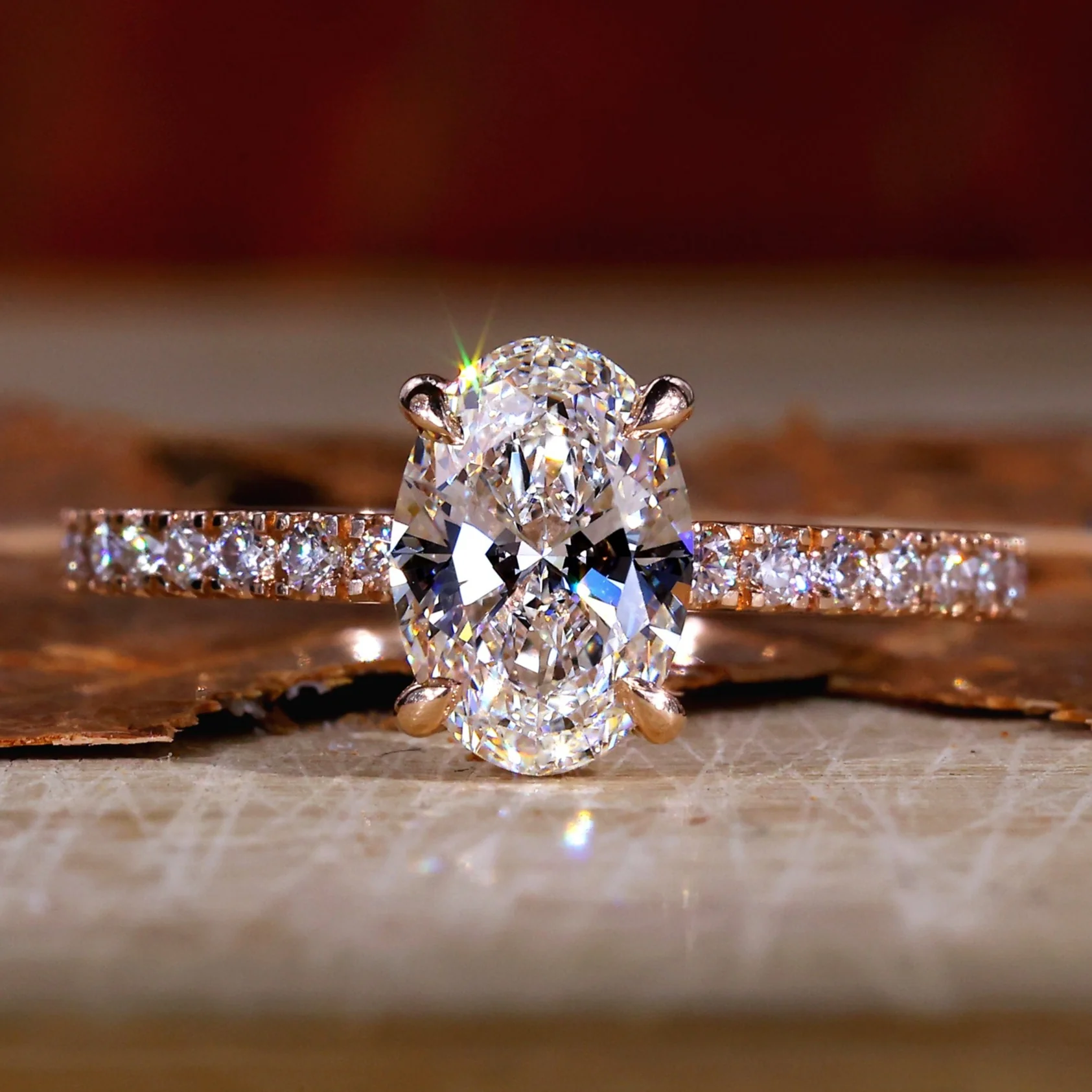 Bague ovale pavée