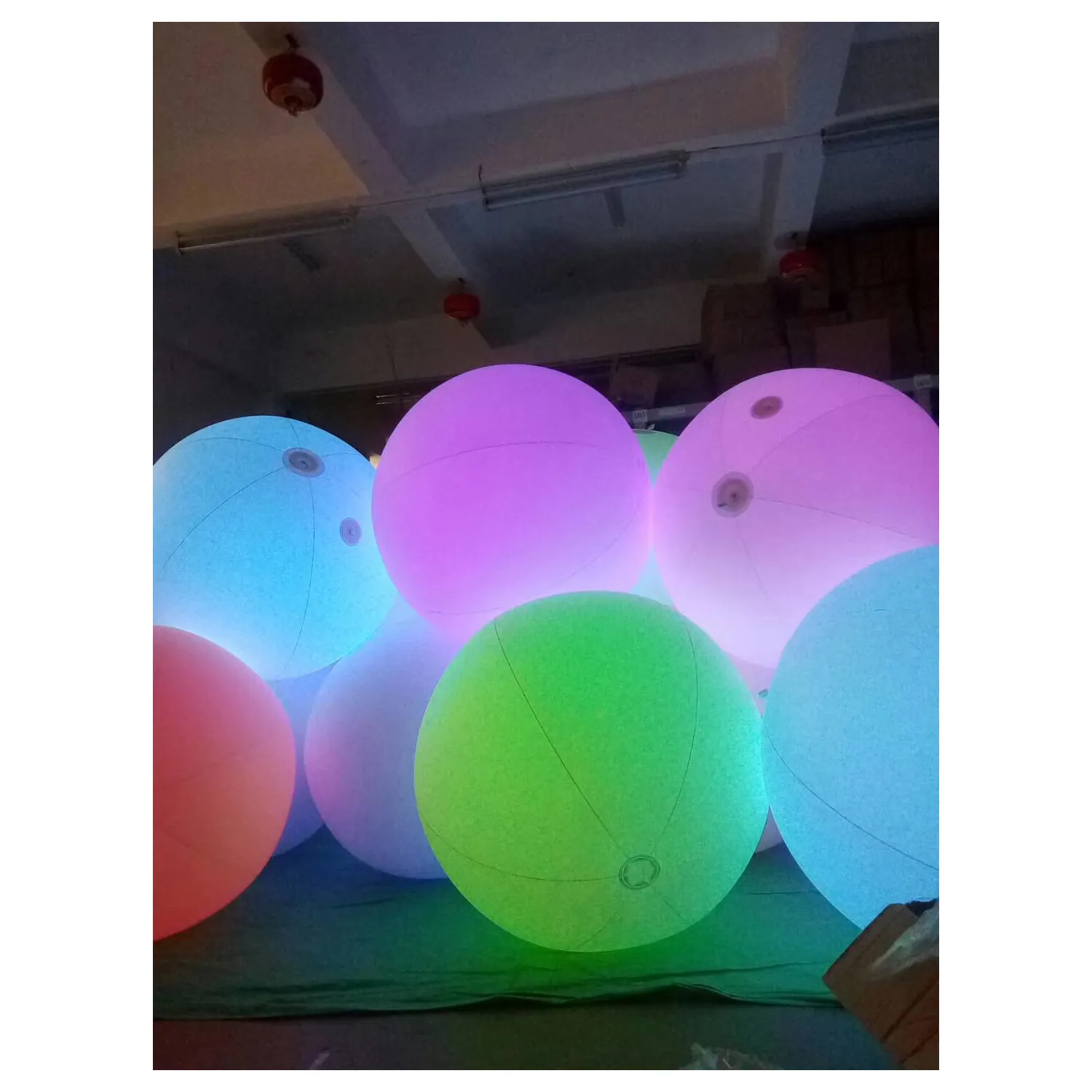 Vendita calda colorato cambiante 1m gigante LED illuminazione zorb palla gonfiabile per il partito