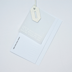 Tùy chỉnh sang trọng hangtag quần áo Swing Sản phẩm giấy tag may Nhãn quần áo rõ ràng trong suốt nhựa Frosted PVC treo tag - Product Image 6