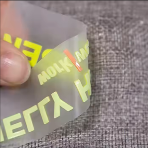 Özel yüksek frekanslı kabartmalı Tpu logo yama etiketleri ve 3d yükseltilmiş etkisi yumuşak silikon ısı iletim etiketleri giyim için