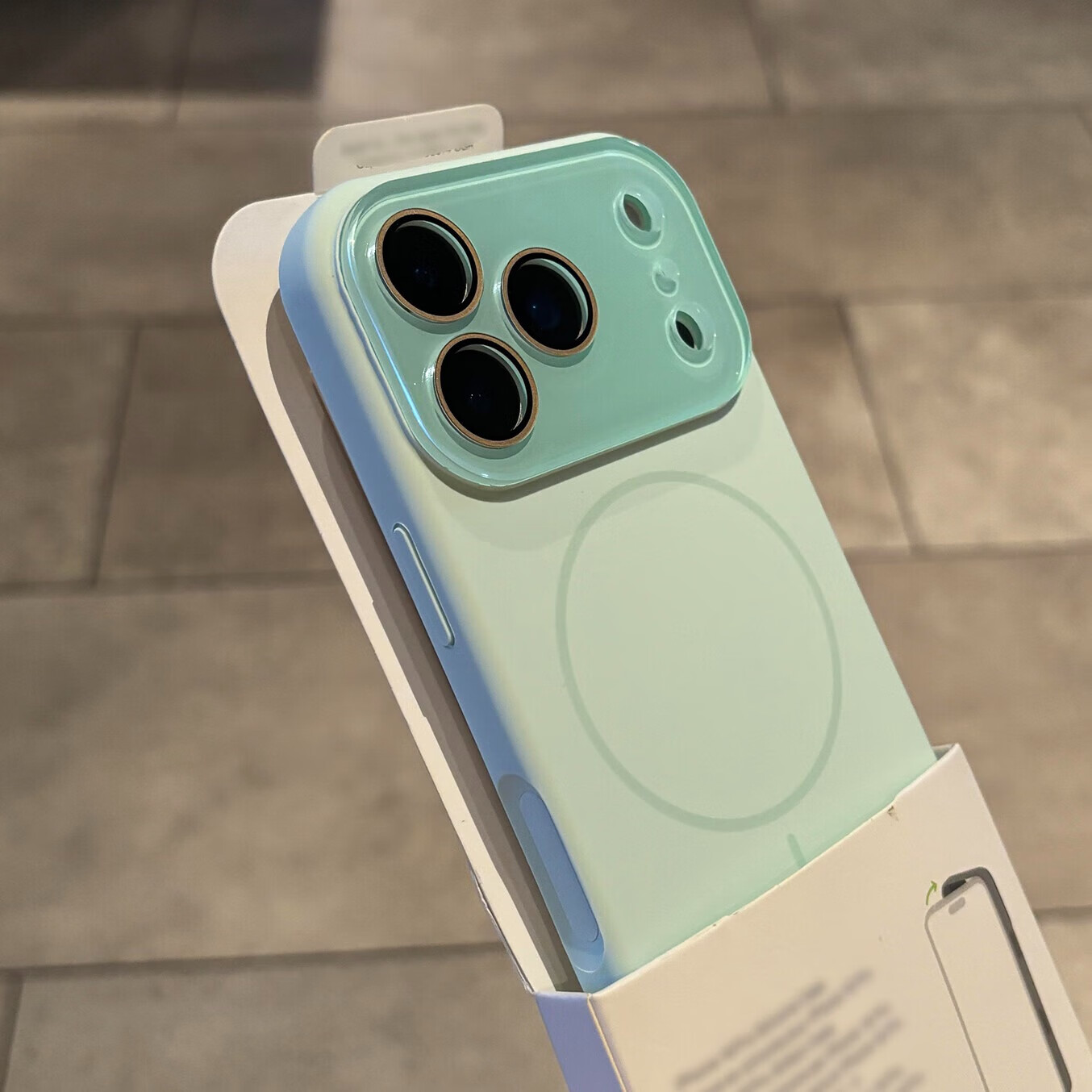 สีเขียว