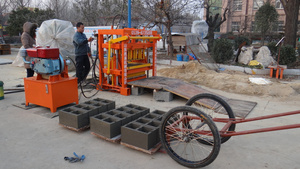 QT4-30 машина для производства бетонных блоков - Product Image 3