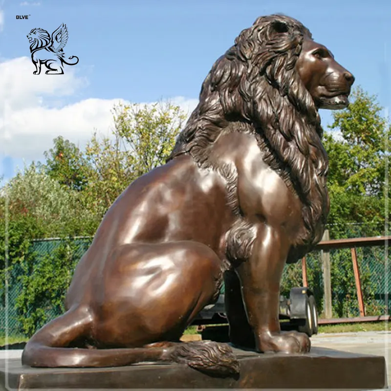 Custom Life Size Animal Art Metal Garden Bronze Sitting Lion Sculpture Statues for sale