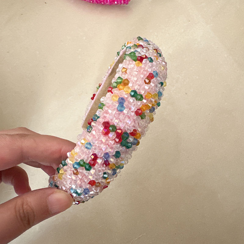 2. สีชมพูหลากสี