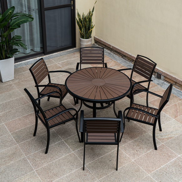 Table de soleil et six chaises