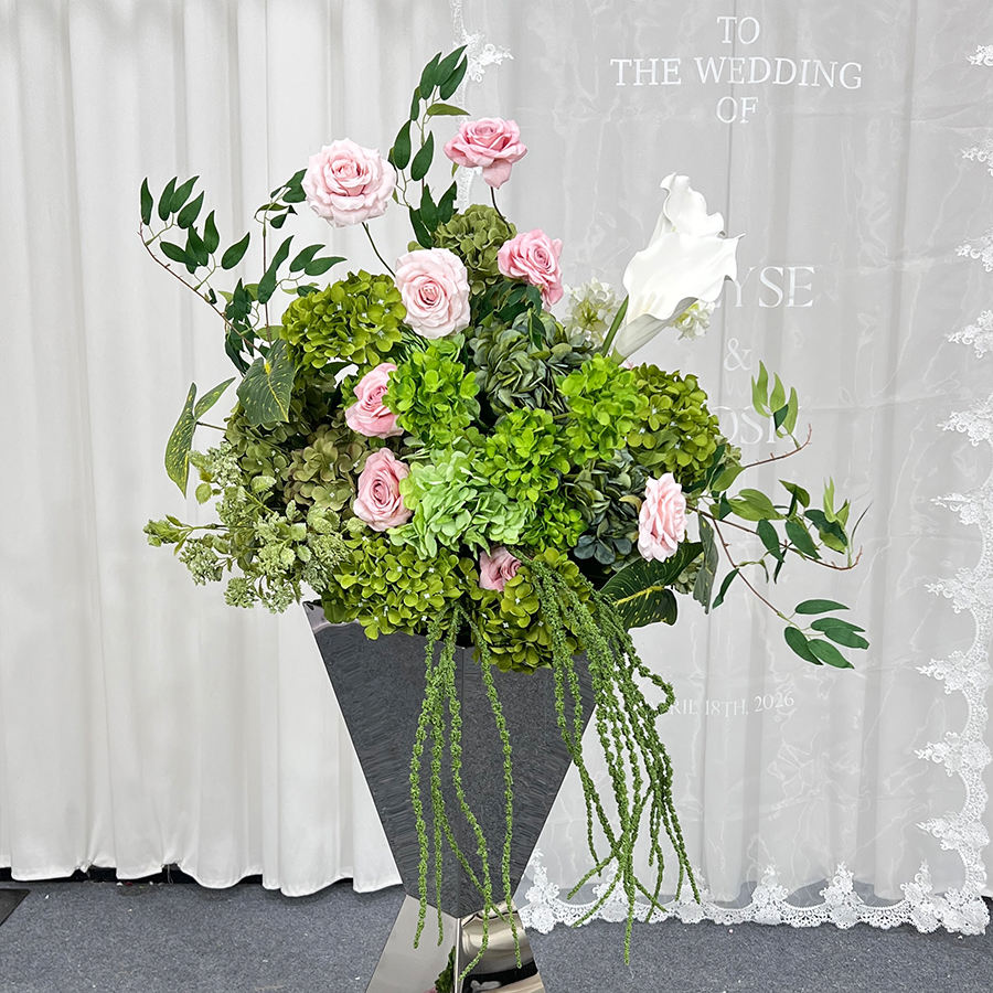 4- ผ้าปูโต๊ะลายดอกไม้