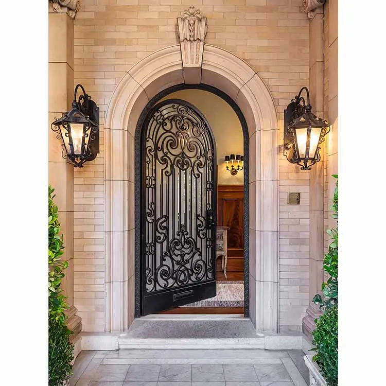 Portão de entrada principal de metal luxuoso com preço de fábrica personalizado, porta de ferro forjado única com vidro