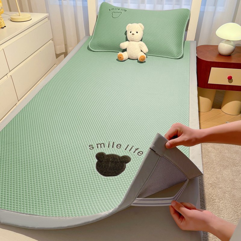 80cm x 190cm-bed mat upgrade-babao bear green-mat pillowcase