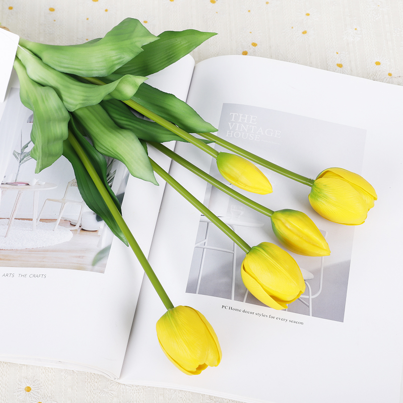 สีเหลือง