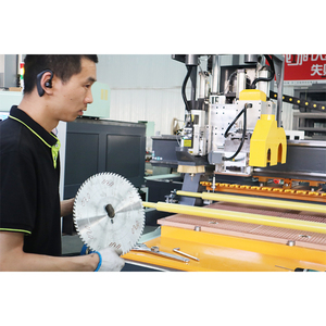 精密CNCルーターフライス盤木製家具、プラスチック、合板作業用のローディングおよび荷降ろしシステムを備えています - Product Image 4