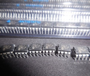 Convertidor analógico a digital de 12 bits, 1 entrada, 1 controlador de relé SAR 8-SOIC IC, 1 entrada
