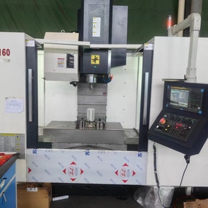 Sistema di controllo CNC Siemens tornio verticale automatico e centro di lavorazione con cono mandrino BT40 in vendita - Product Image 6