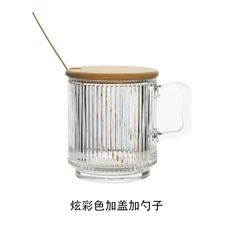 แก้วมีหูจับลายทางแนวตั้งสีสันสดใส พร้อมช้อนและฝาปิด