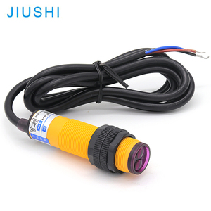 18mm E3F-DS30 300mA NPN3ワイヤー10cmノーマルクローズABSプラスチック拡散光電近接スイッチセンサー - Product Image 1