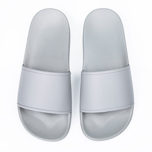 Benutzer definiertes Logo Klassisches <span class=keywords><strong>Design</strong></span> Solide Indoor PVC Slide Slippers Sandalen mit weicher Sohle Sommersaison Großhandel