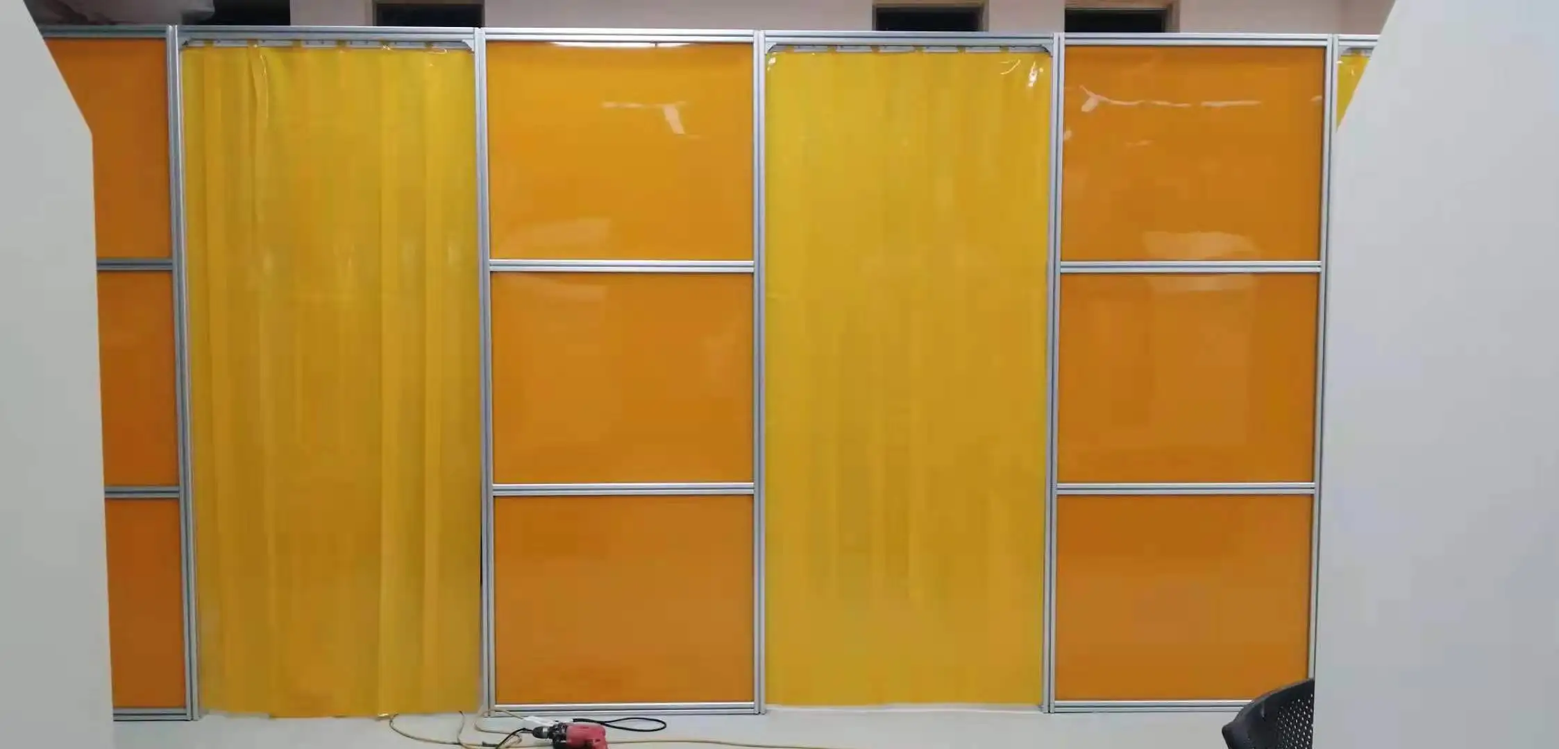 Kaynak ekranı/atölye kaynak çalışması için ekran/endüstriyel koruyucu çit 0.3mm sarı