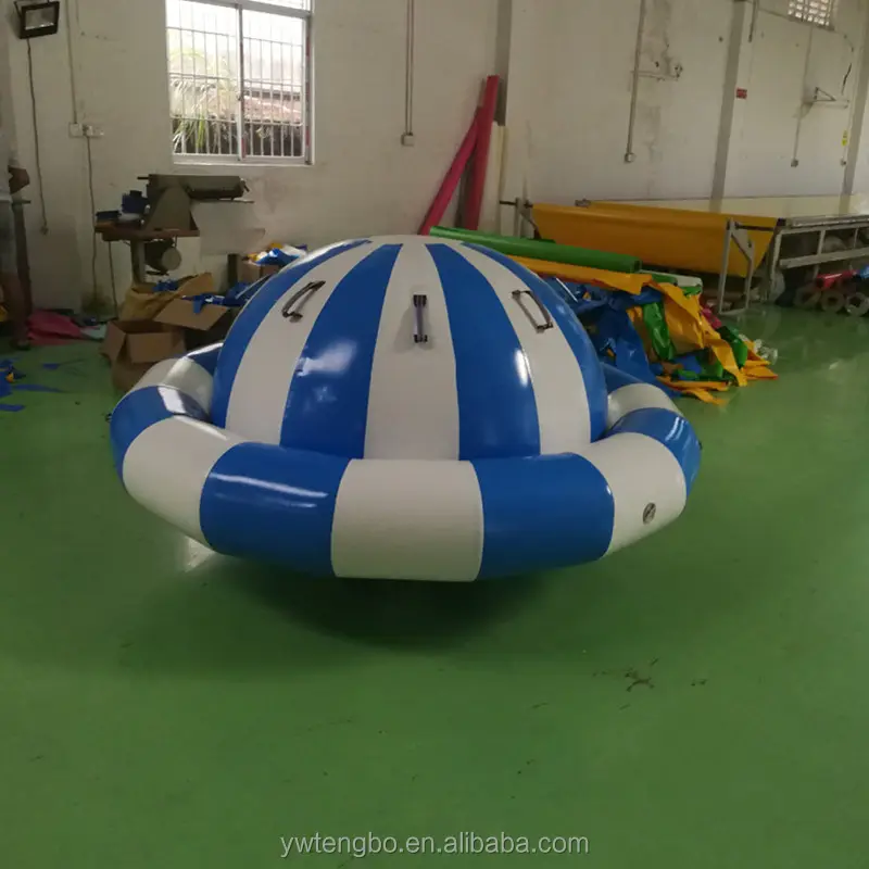 Parque Acuático grande personalizado para niños, juguetes flotantes inflables giratorios, OVNI, juguetes y accesorios