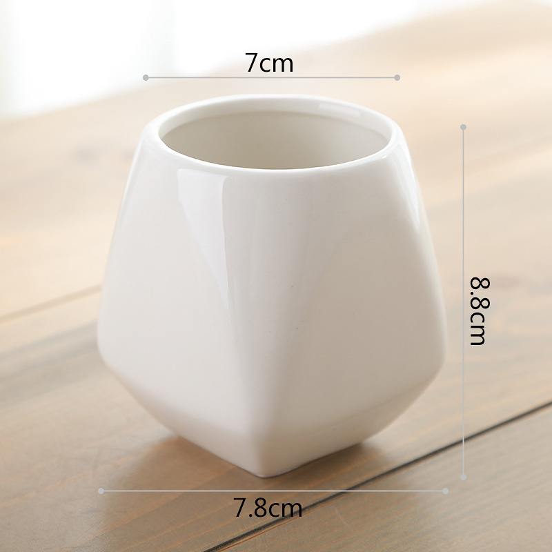 Bianco: vaso da fiori trapezoidale rovesciato