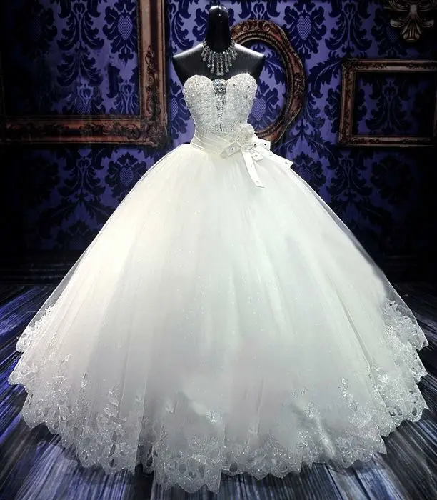 화려한 스팽글 웨딩 드레스 화이트 수 놓은 레이스 신부 드레스 연인 라인 석 장식 볼 가운 드레스