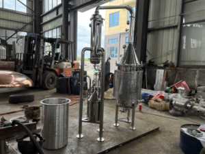 Mesin penyuling minyak esensial 100L, untuk tanaman ekstraksi uap Lavender Peppermint, mesin penyuling minyak esensial 316L Stainless Steel - Product Image 6