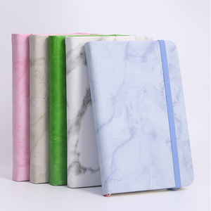 Cuaderno A7 de piel sintética personalizado al por mayor, diario de 100 hojas con correa elástica, logotipo de marca impreso, diario, Bloc de notas - Product Image 2