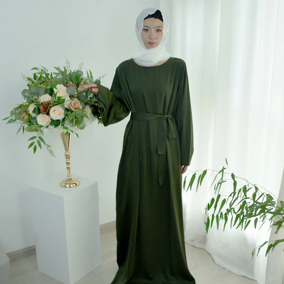 Abaya mujeres princesa Este musulmán bordado vestido de dos piezas para mujer boda Yakarta conjunto al por mayor con interior
