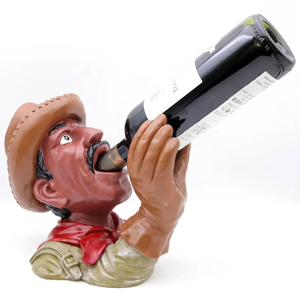 Pedido a granel personalizado bar decoración hecha a mano retro resina botella de vino estante poliresina oeste vaquero estatuilla soporte para botella de vino