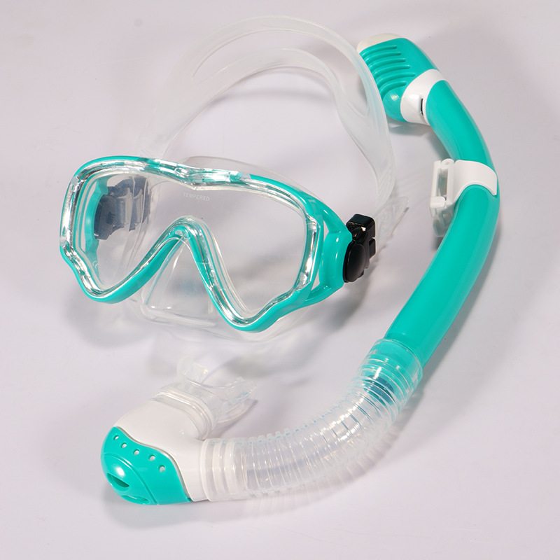 Traje verde y blanco - silicona transparente