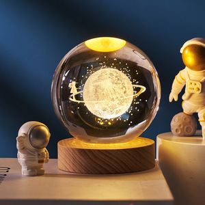 太阳能系统行星球激光3D艺术室内雕刻小夜灯水晶球带木质底座发光二极管灯夜灯