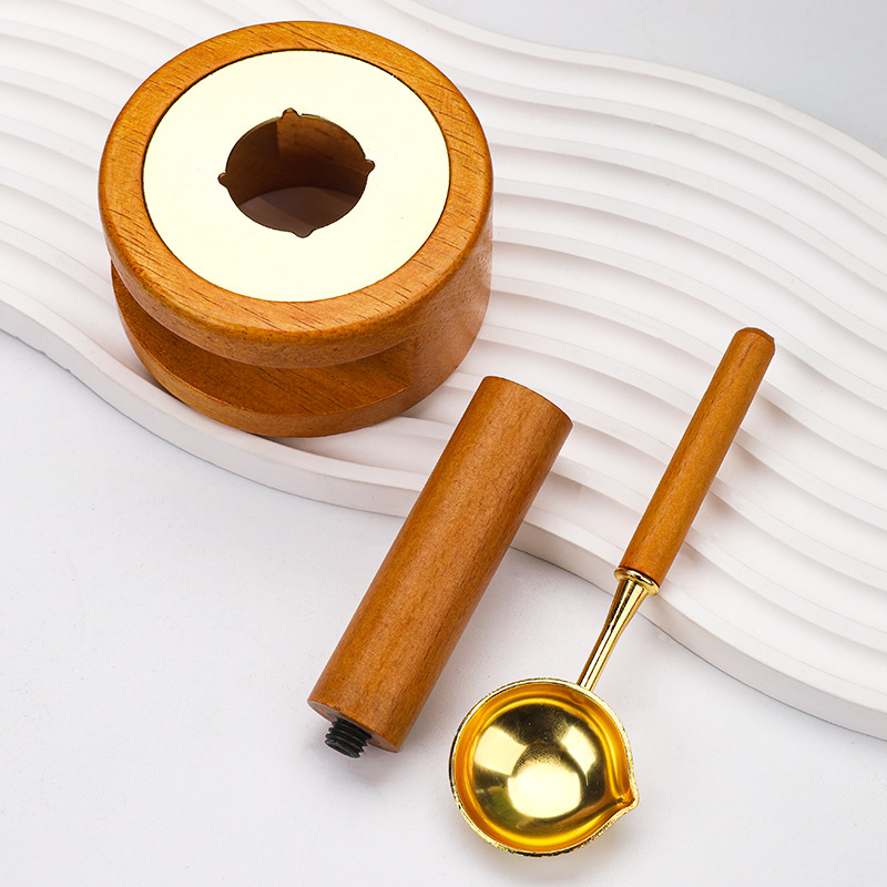 Yellow wood cylindrical long handle three-piece set