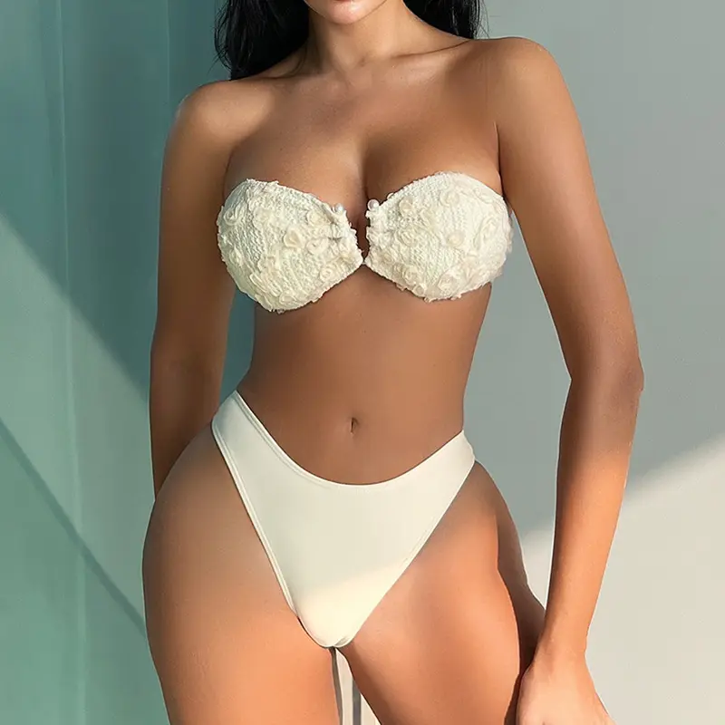 Maiô Bandeau texturizado com lindas flores moda de luxo para mulheres biquínis sexy e roupa de praia