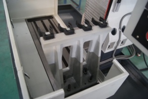 金属加工数控金属铣床5轴小型立式铣床数控机床出售SP2211-T - Product Image 6