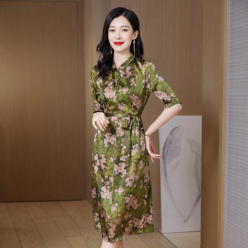 สีเขียว