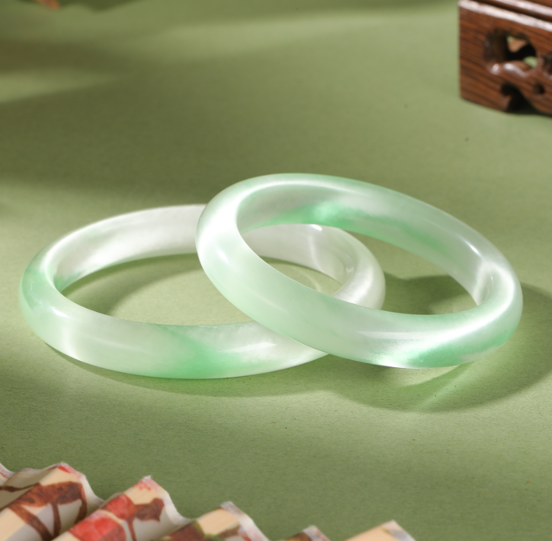 Green Gradient Cat'S Eye Stone Bangle