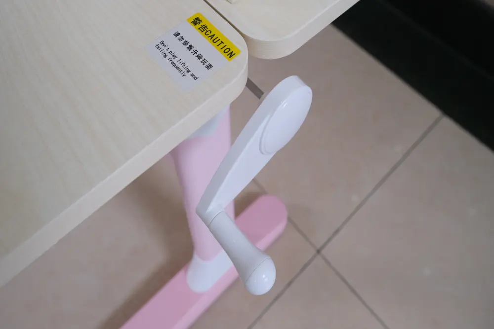 Bureau d'étude pour enfants rose personnalisé Table d'étude à hauteur réglable manuelle pour enfants