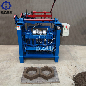 Bloque de enclavamiento de cenizas volantes de segunda mano, equipo de construcción, máquina de fabricación de ladrillos huecos estándar de enclavamiento Manual a la venta - Product Image 2