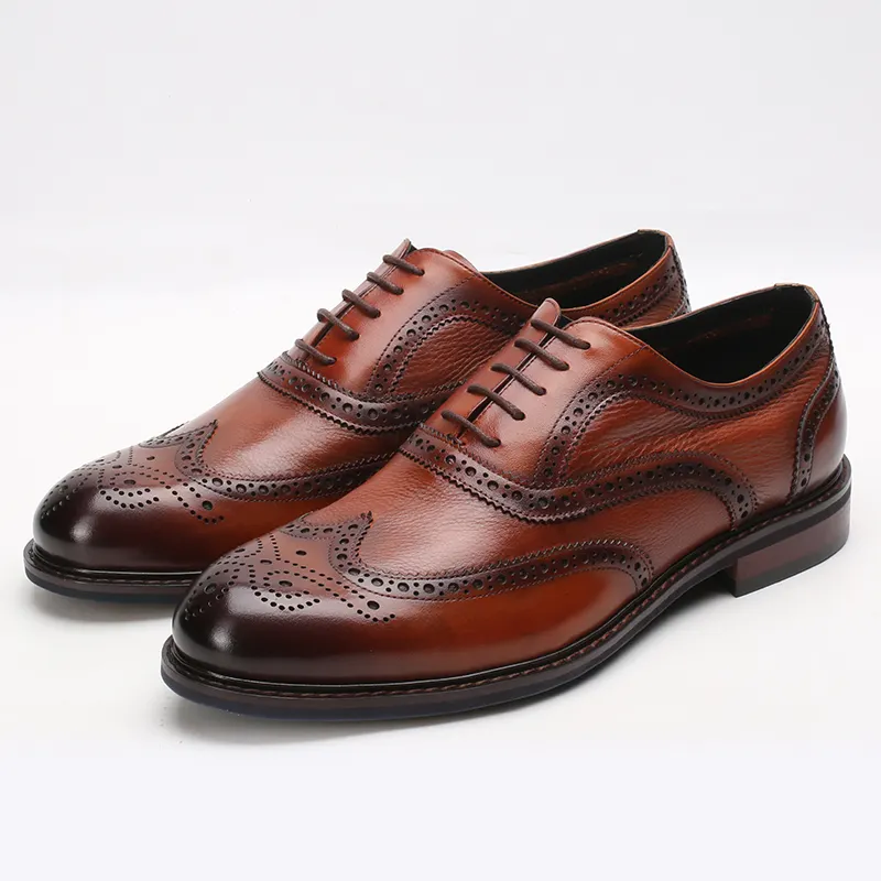 Venta al por mayor estilo brogue Zapatos de vestir de los hombres zapatos de moda italiana de cuero de la boda zapatos de oficina