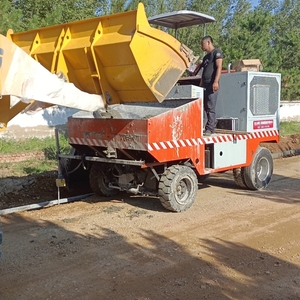 Máquina de bordillo deslizante de servicio pesado con salida de alto par-Capaz de manejar tareas de construcción difíciles. - Product Image 1