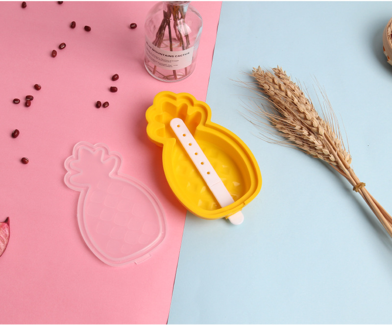 Pineapple shaped ice cream mold