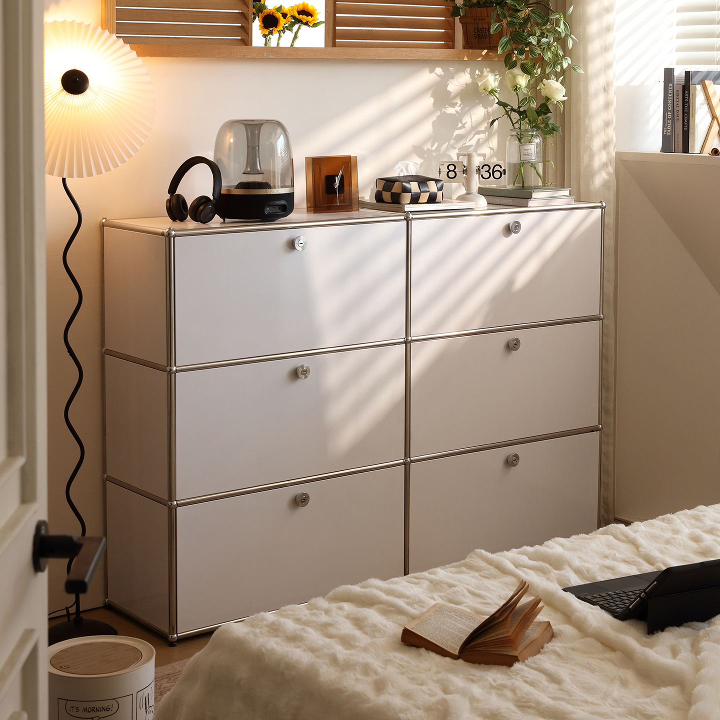 Three-layer cabinet-even cabinet-simple white