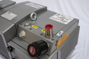 Bomba de vácuo livre de óleo 2.2KW avançada com tecnologia de palhetas rotativas Bomba industrial de baixa pressão com suporte à personalização OEM