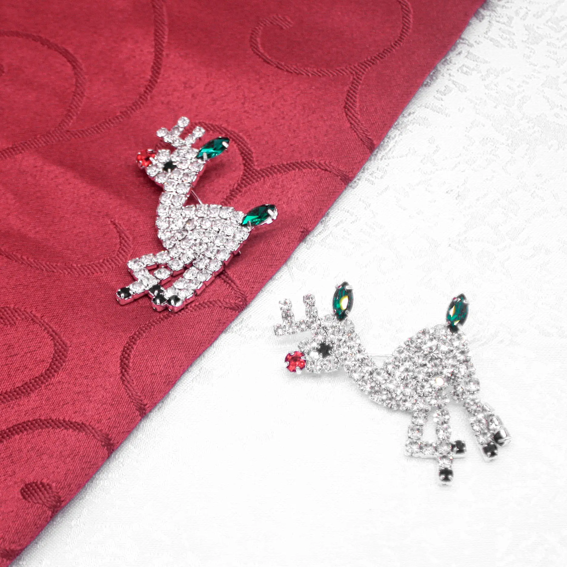 Joyería bonita, broche de Reno estilo Cadena de garra de diamantes de imitación para accesorios de ropa de Navidad