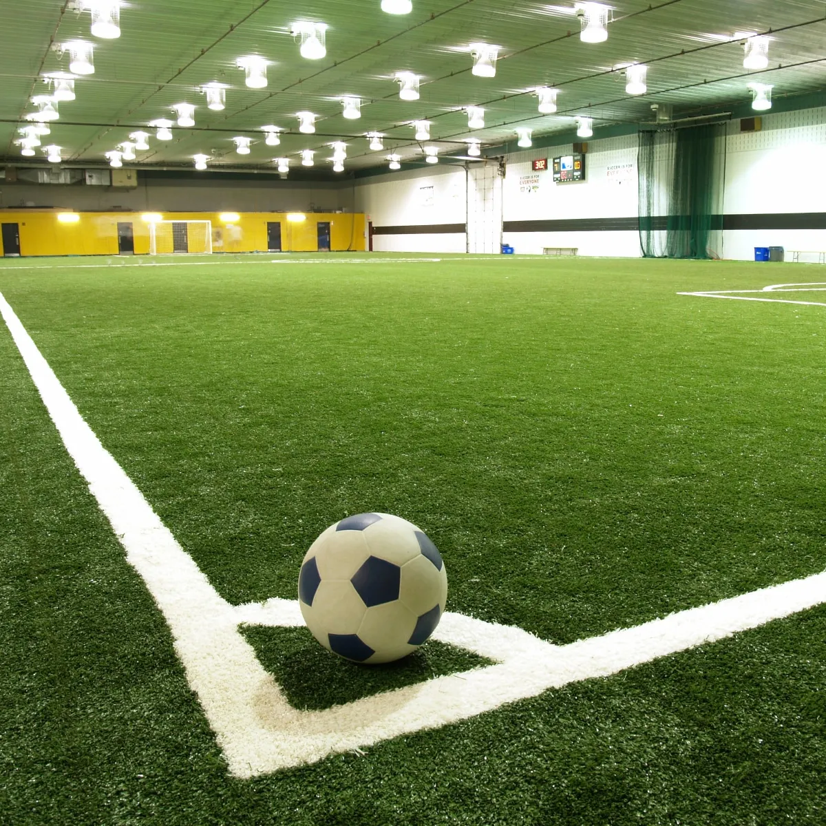 สนามหญ้าฟุตบอล50มม. คุณค่าที่ยิ่งใหญ่รักบี้ตรงกับสนามหญ้าหญ้าเทียมสำหรับสนามฟุตบอลเกมอเมริกันฟุตบอล