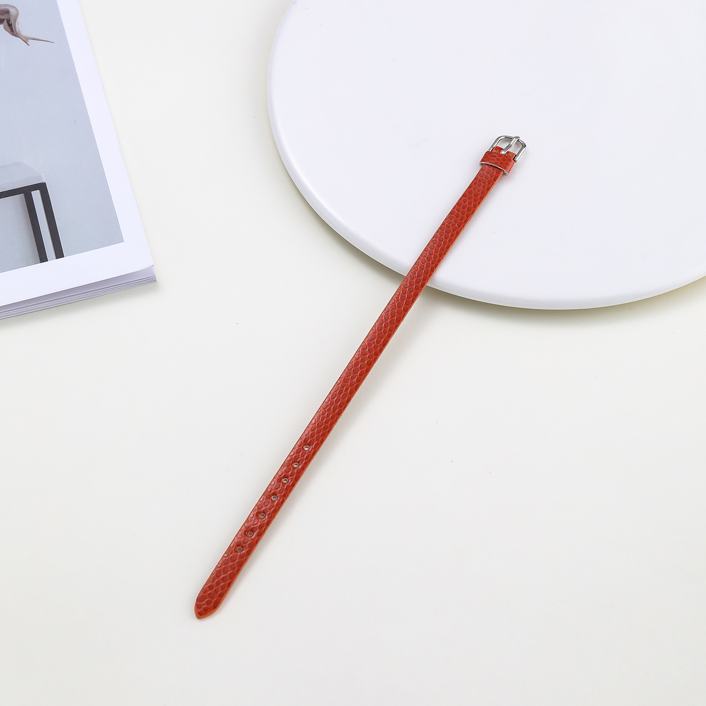 Boucle ronde de 8 mm, orange (env.218 mm de long)