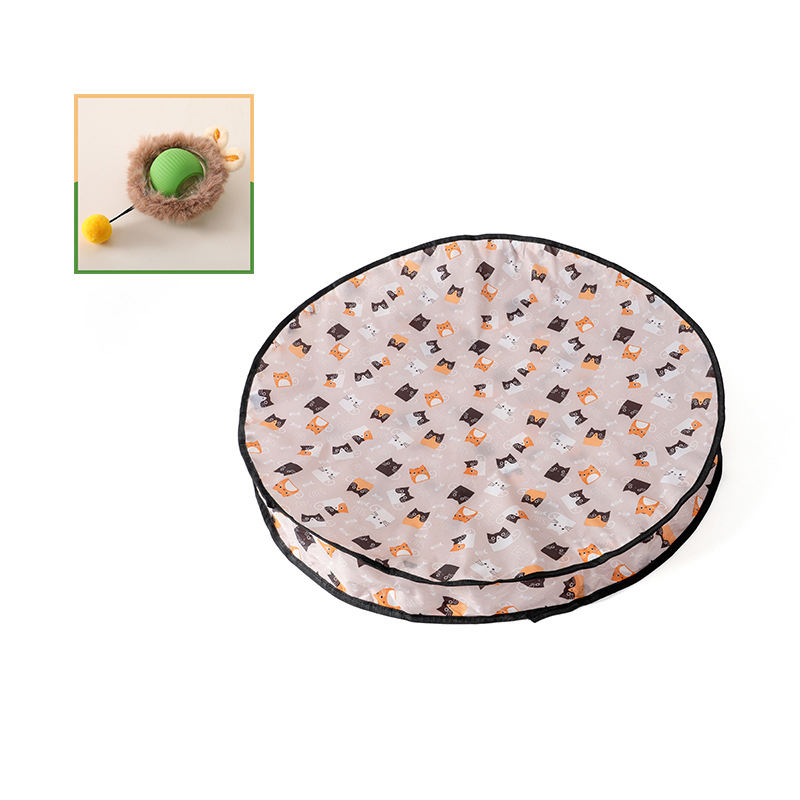 Una funda de caza de estilo + bola de gato verde.